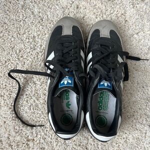 Adidas Sambas Black & white, gum size